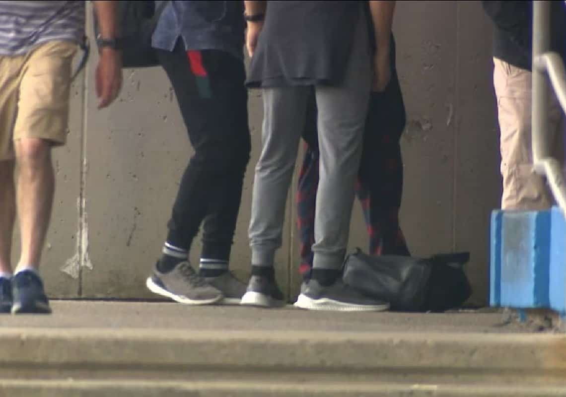 בוסטון: בת 32 התחזתה לנערה ונרשמה ללמוד בשלושה תיכונים