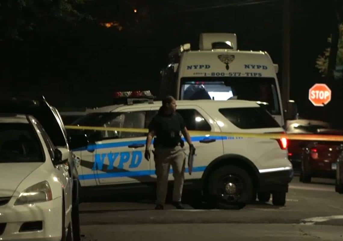 סוף שבוע אלים נוסף בניו יורק: לפחות 16 תקריות ירי בעיר, בני 13 ו-16 נורו למוות