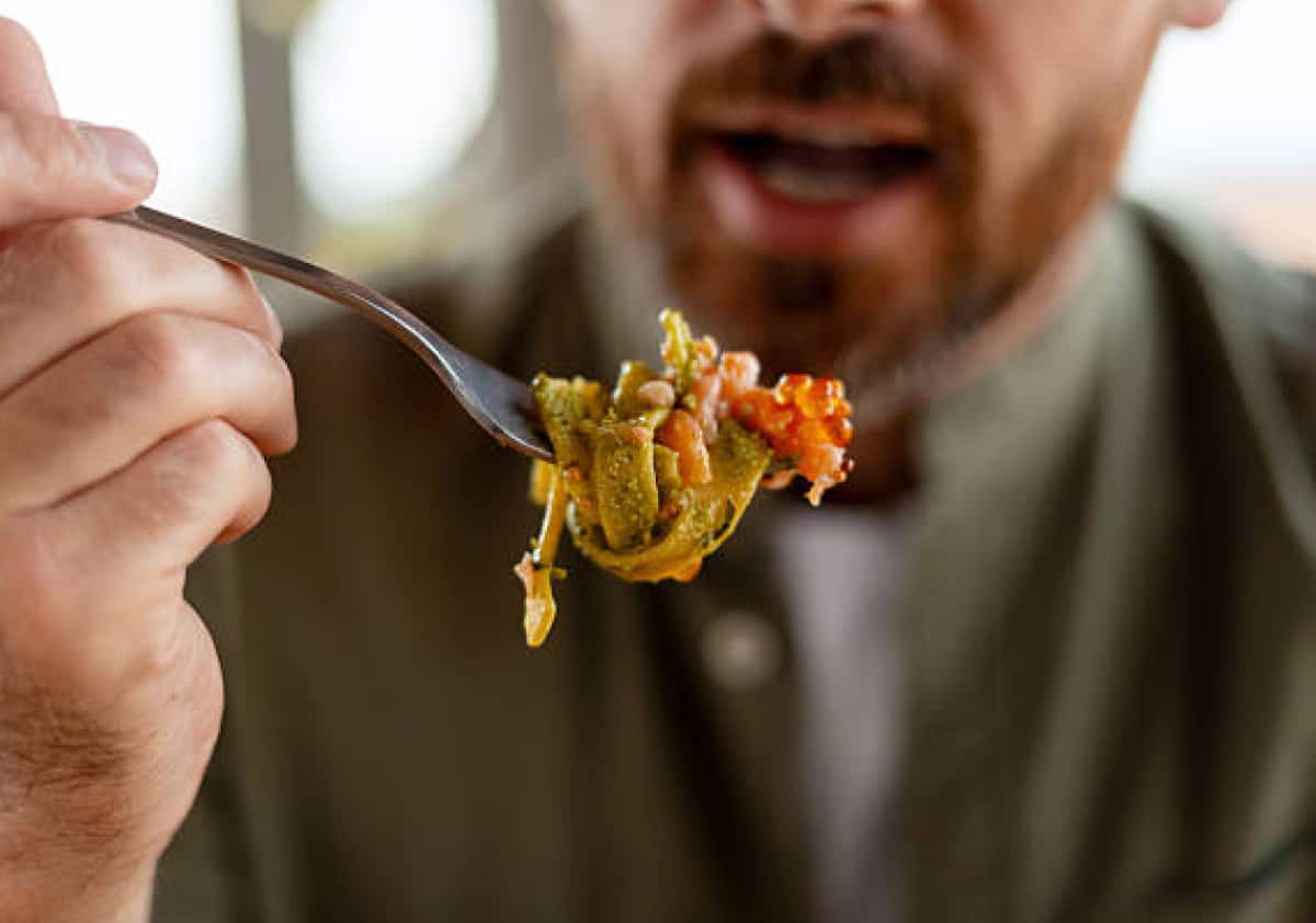 הסוד שלא מדברים עליו: הקצב שבו אתם אוכלים משפיע על המשקל