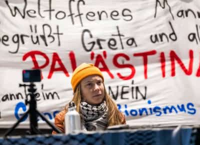 גרטה טונברג יוצאת להפלגה "הומניטרית" לעזה ומעוררת ביקורת ואיחולים שזו תהיה נסיעה חד-כיוונית