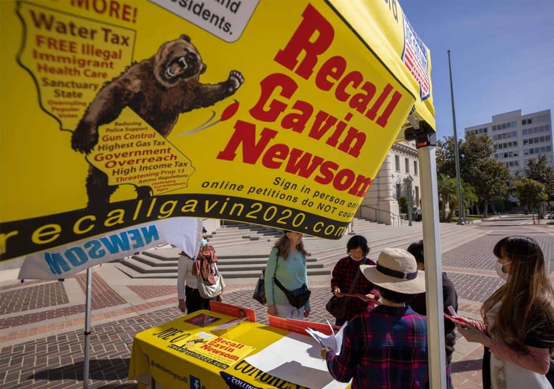 קליפורניה מתקרבת למהפך: שיעור התמיכה במושל ממשיך לצנוח