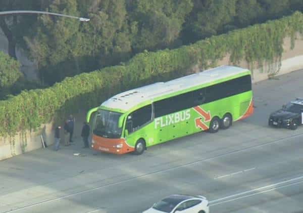 לוס אנג'לס: אש נפתחה לעבר אוטובוס, כביש 10 מערבה נסגר לתנועה