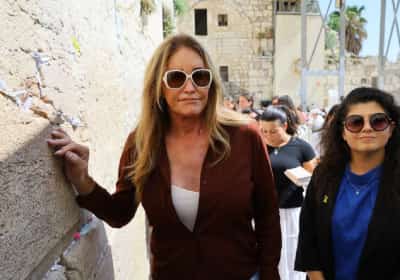 קייטלין ג'נר תקועה בישראל: "לילה 'שקט' בתל אביב"