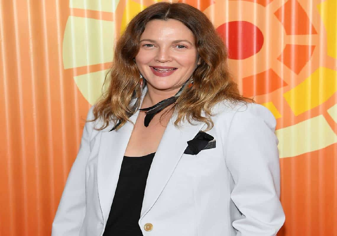 דרו ברימור מדברת על אפליקציות היכרויות: ״זה גורם לי להרגיש לוזרית״