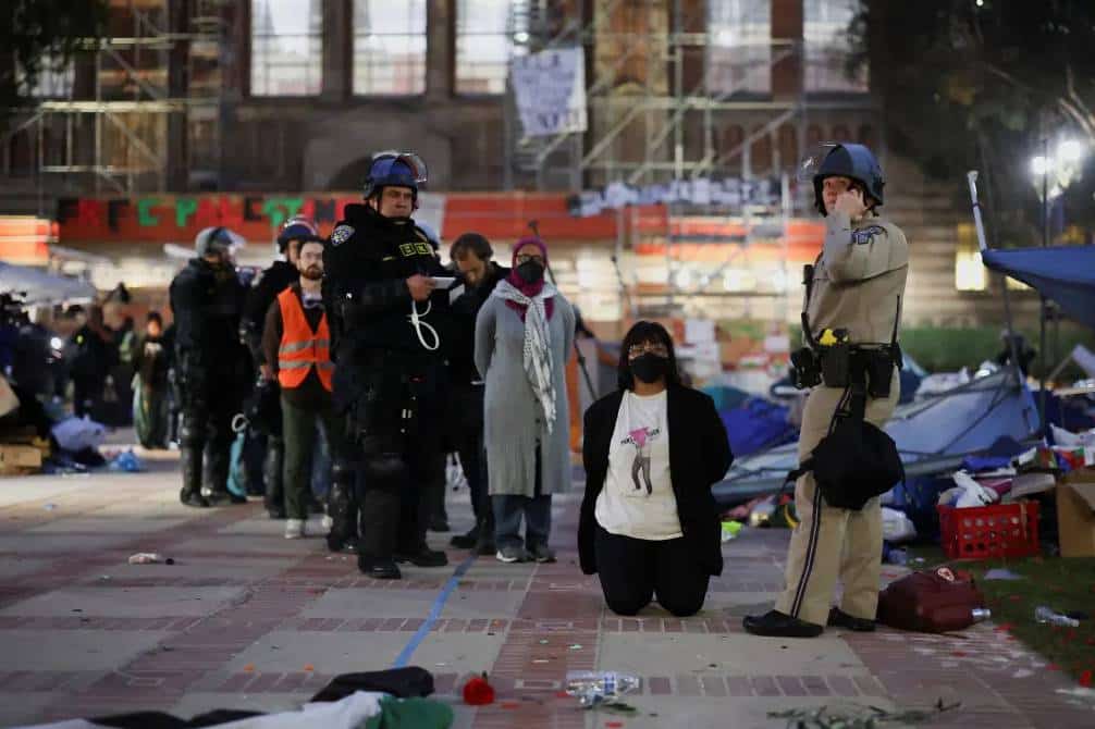 מבינים רק כוח? יממה לאחר פעולת התגמול היהודית ב-UCLA פורק מאהל הטרור בקמפוס בידי ה-CHP ו-132 סטודנטים נעצרו