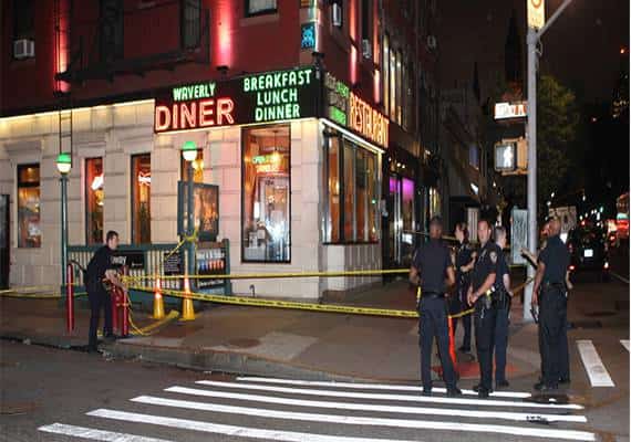 ניו יורק: גבר נדקר מחוץ לדיינר במנהטן