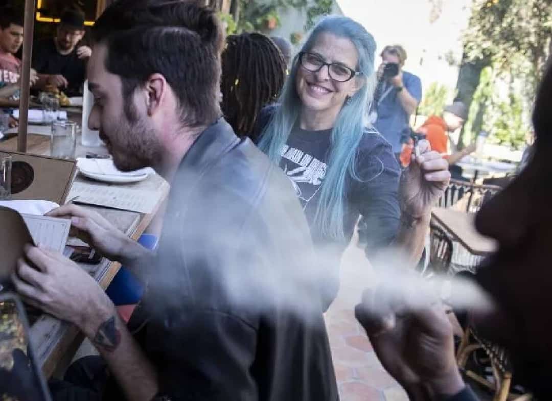 אמסטרדם, קליפורניה: תתאפשר אכילה, שתייה ועישון בבתי קפה  לקנאביס