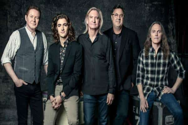 הנשרים חוזרים אל הקן: ואתם יכולים לשיר את Hotel California בסן פרנסיסקו