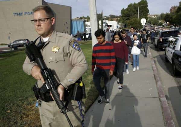 החזיק ברובה סער ורשימת חיסול: בן 13 מלוס אנג'לס נעצר רגע לפני שטבח בחבריו ללימודים