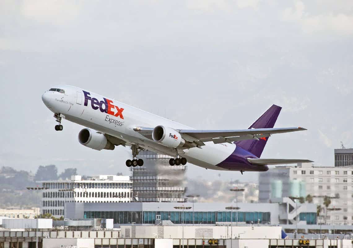 שניות מאסון בבירת טקסס: מטוס קיבל אישור לנחות במסלול בזמן שטיסת סאות'ווסט עמדה להמריא