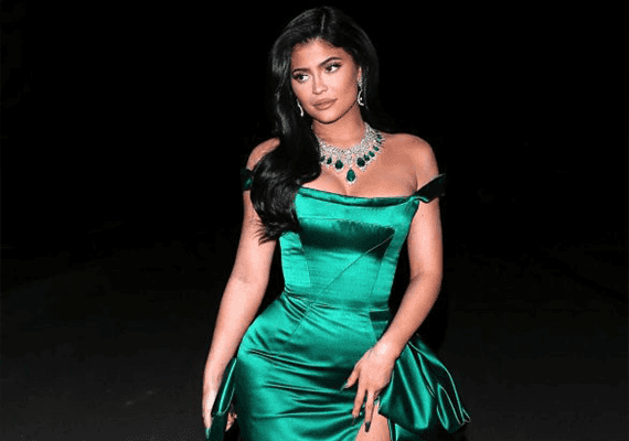 "צ'קים שמנים": 'אושיית האינסטגרם' המרוויחה ביותר של השנה נחשפת, עם חסויות בשווי 15.9 מיליון דולרים