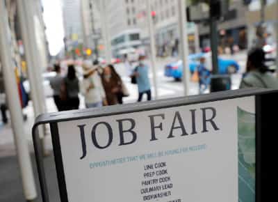 גל פיטורים בקנה־מידה של מיתון: 1.1 מיליון אמריקאים פוטרו ב־2025 – הגבוה ביותר מאז ימי הקורונה