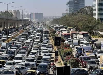 אמריקה עולה על הכביש: סוף השבוע שהולך לשתק את דרום קליפורניה