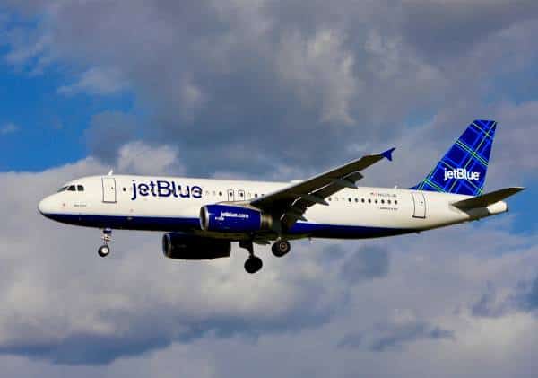 דיווח: פגיעת ברק במטוס נוסעים שביצע נחיתת חירום בלוס אנג'לס 