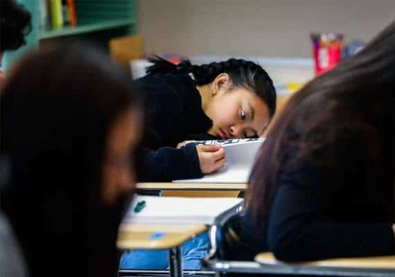 מכה לילדים או בשורה להורים? מושל קליפורניה דחה הצעת חוק שנועדה להגביל את שעת תחילת הלימודים