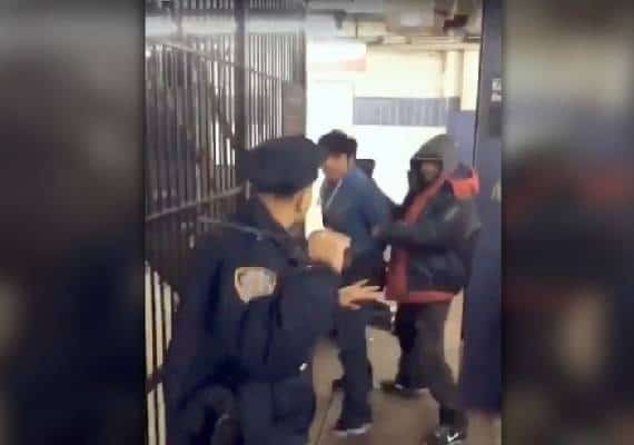 צפו: השוטר הגיבור, הנוסעת המוטרדת וכנופיית הסאבוויי