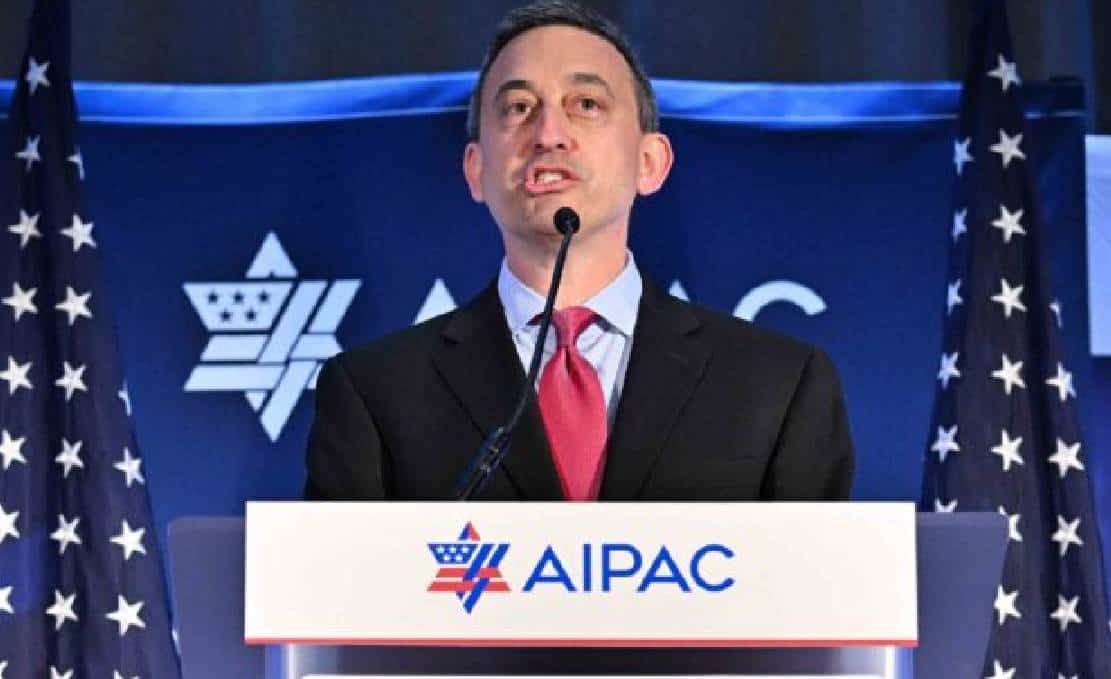 לוס אנג'לס: ‏פצצות עשן ודם מזויף - מתפרעים אנטי-ישראלים תקפו את ביתו של נשיא איפא"ק בחג ההודיה