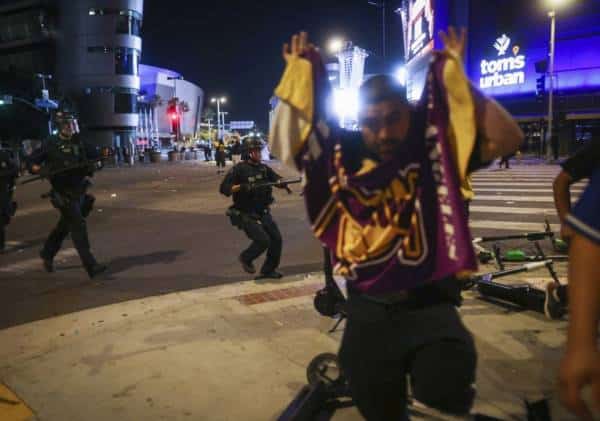 תפנית אלימה בחגיגות האליפות של הלייקרס: עשרות עצורים, בתי עסק רבים הושחתו