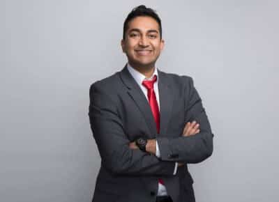 כוחם של משפיעני הרשת: אינפלואנסרית ימנית הפילה בכיר במנהל המזון והתרופות האמריקאי בשבוע אחד