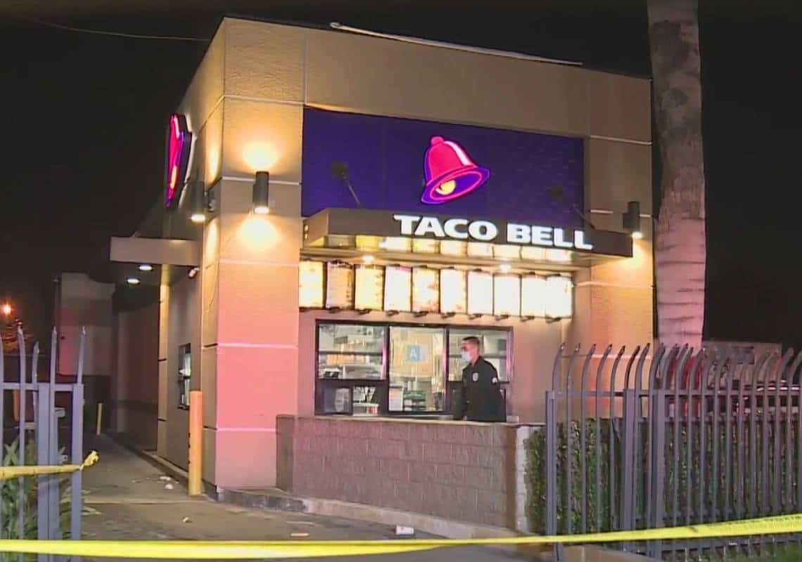 לוס אנג'לס: עובד ב'טאקו בל' נורה למוות במהלך ויכוח על שטר מזויף