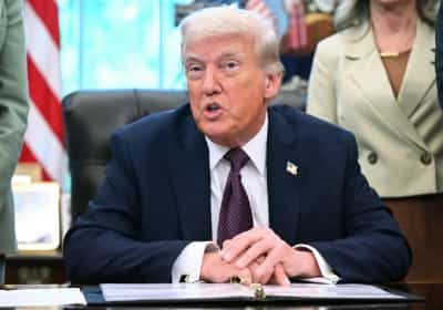 טראמפ תובע את הניו יורק טיימס בסכום עתק של 15 מיליארד דולר