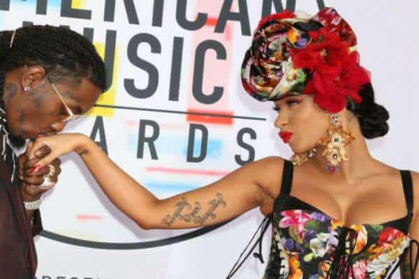 שעות לאחר ההודעה על הפרידה מבעלה: קרדי בי מפרסמת תמונה ראשונה של בתה, קולטור