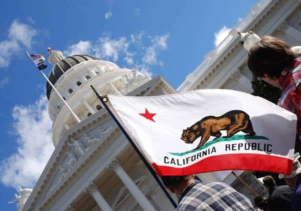 קליפורניה: החל מושב הקונגרס המקומי, הדמוקרטים ברוב הגדול ביותר מאז 1883