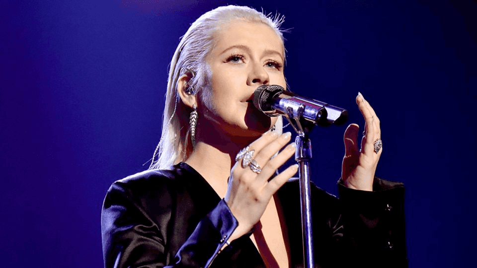 כריסטינה אגילרה מגיעה לכבוש את לאס וגאס