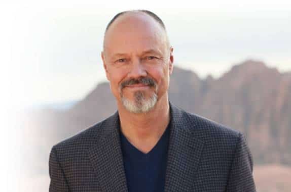 קוד הרגש: טוני רובינס מאמין שגם המהדורה החדשה של הספר הזה תשנה לכם את החיים