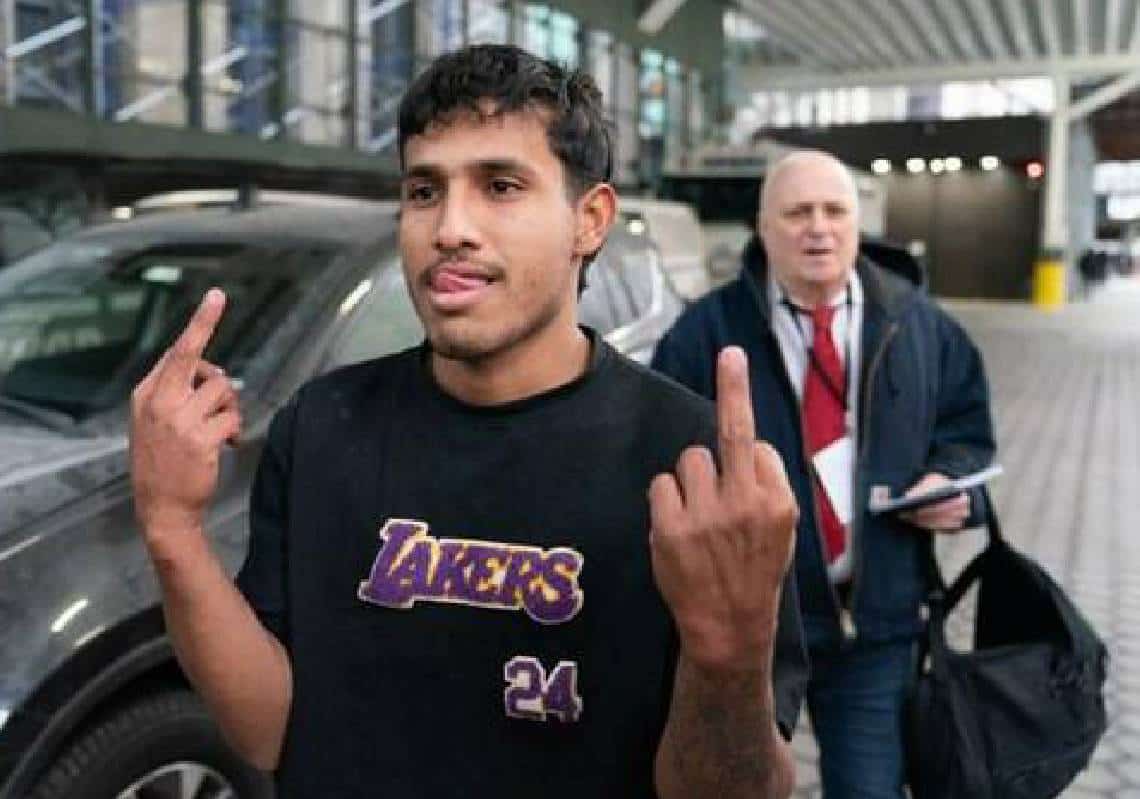 ברוכים הבאים לקליפורניה! המהגרים שהרביצו לשוטרי ה-NYPD בטיימס סקוור ושוחררו לרחוב - נשלחו באוטובוס ללוס אנג'לס