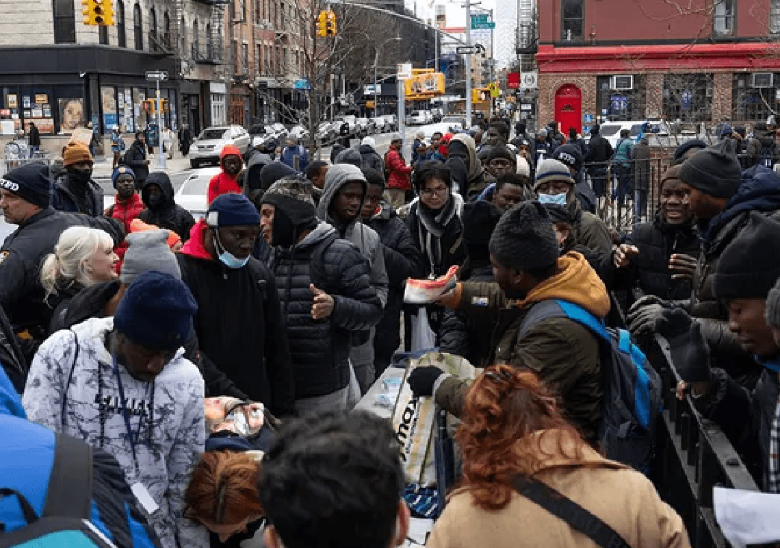 חודשיים לפני סיום הקדנציה: ממשל ביידן מקל על הגבלות ההגירה