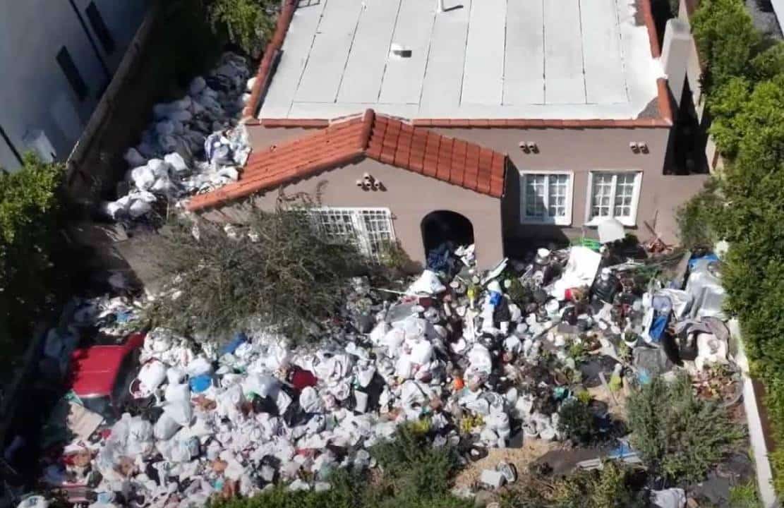 לוס אנג'לס: "השכן אוגר אשפה למול הבית ומסכן את חיינו"
