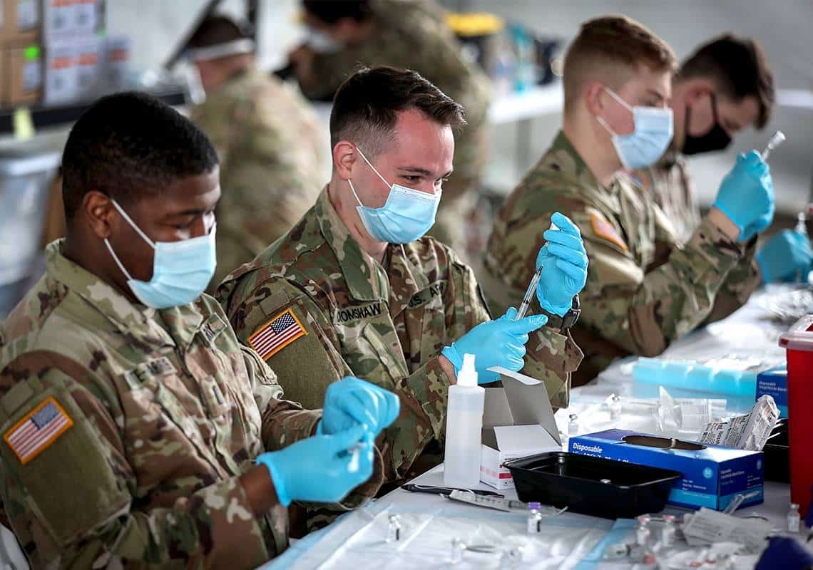 מזכיר ההגנה האמריקאי הכריז: כלל חיילי צבא ארה"ב יחויבו להתחסן