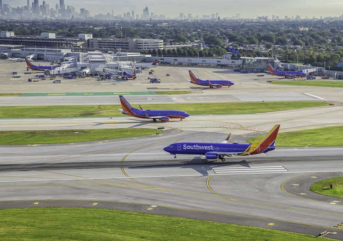 תקרית אלימה בשחקים: נוסעת תקפה דיילת ושברה את שיניה