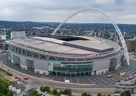 אצטדיון "וומבלי" על סף מכירה: בעלי קבוצת NFL הציע 800 מיליון דולר