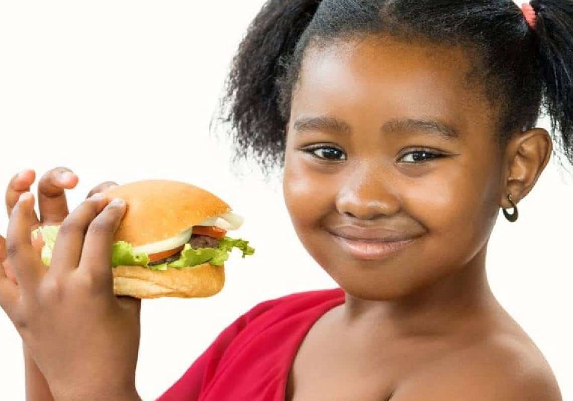 ‏אמריקה התאגידית מפציצה אנשים שחורים בפרסומות לג'אנק פוד‏