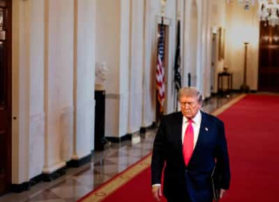 סכנה לדמוקרטיה: בית המשפט העליון והקונגרס העניקו לטראמפ כוח חסר תקדים