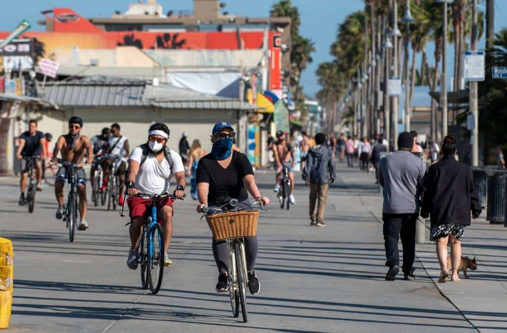 אופטימיות זהירה במדינה המוזהבת: תחלואת הקורונה בקליפורניה ממשיכה לרדת