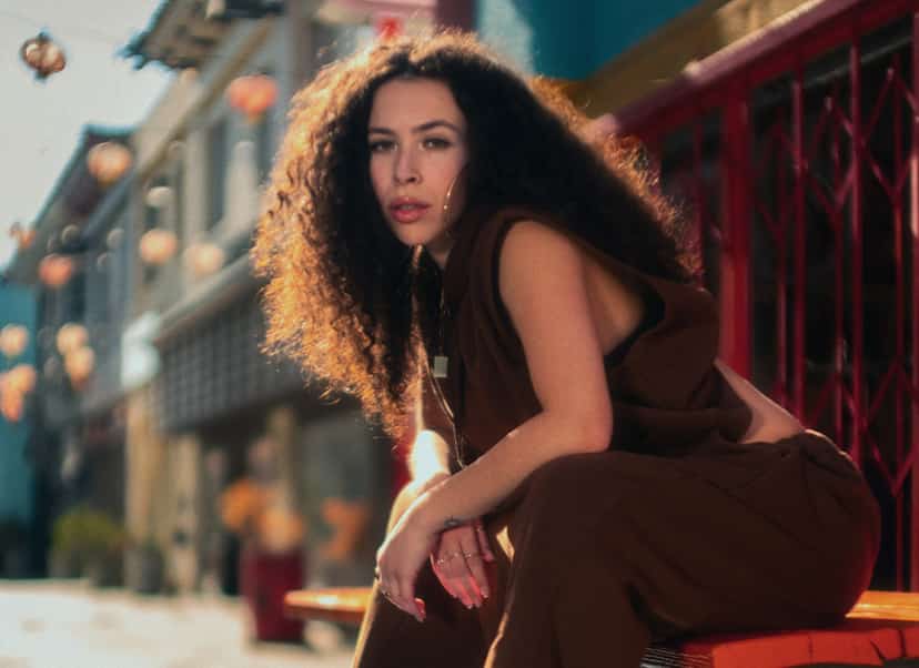 רוקדת את החיים 