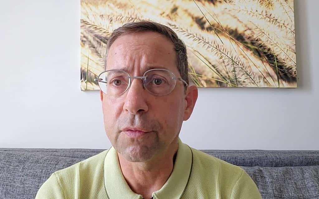 הפרופסור הישראלי שמחזיק בסודות משפחת ביידן ונמלט על חייו מואשם עתה ב'מגע עם סוכן זר'