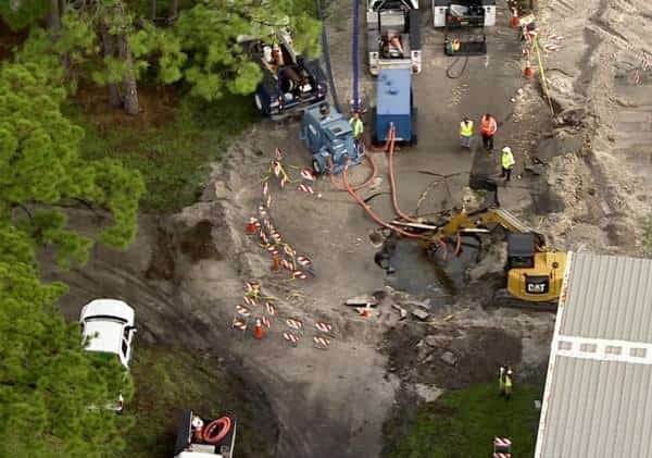 "יש לנו בעיה גדולה":  תושבים פורט לודרדייל זועמים בעקבות משבר הביוב  