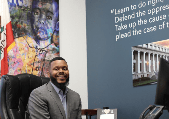 קליפורניה: העיר הזאת תחלק לתושביה הכנסה בסיסית של 500 דולר בחודש