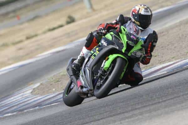 מטוס על הכביש בסאן דייגו - המשטרה: "לא רדפנו אחריו כי היה מהיר מדי" 