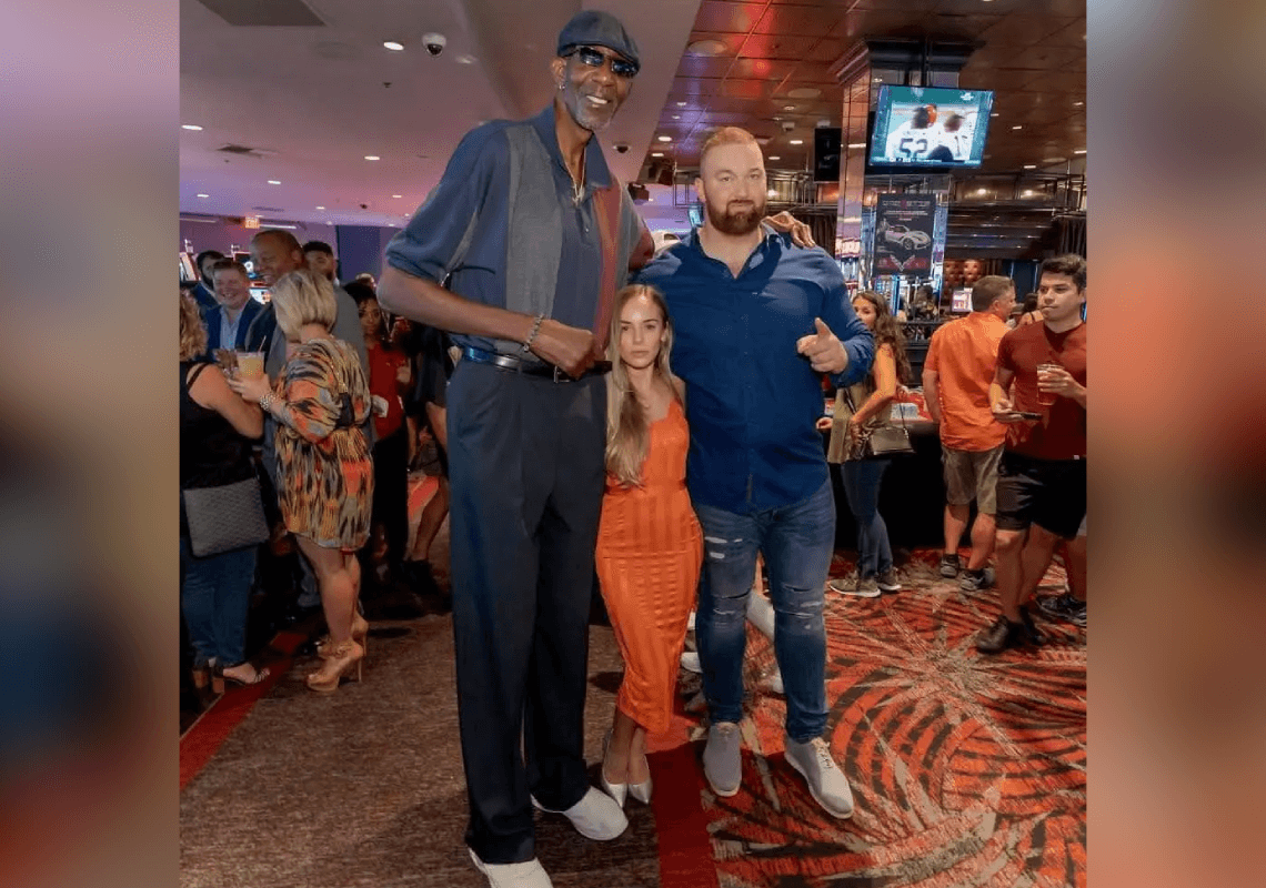 האיש הגבוה ביותר בארה"ב הלך לעולמו בגיל 67