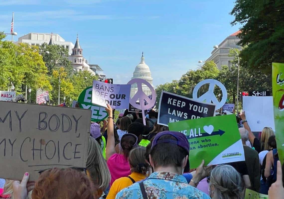 "נמנע מנשים לשלוט בחייהן": ביהמ"ש הקפיא את חוק ההפלות השנוי במחלוקת