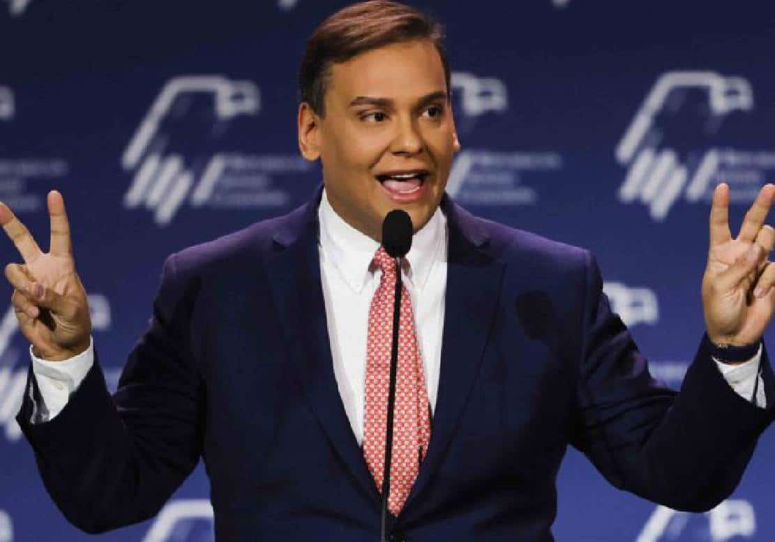 שקרן בדרך לכלא? חבר הקונגרס שטען כי משפחתו ברחה מהנאצים, וכי למד באוניברסיטה יוקרתית ועבד בגולדמן זקס - ייחקר