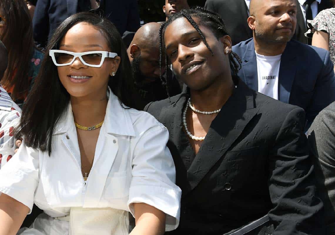 החסידה הגיעה לבקר: ריהאנה בהריון ראשון