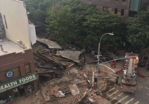 בשיא היום: בניין קרס בלב ניו יורק