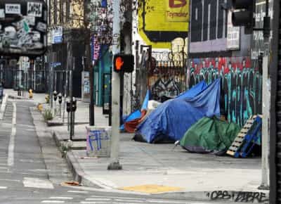 מרכז לוס אנג'לס הפך לעיר רפאים: מאות חנויות נטושות ומחוסרי בית בכל פינה