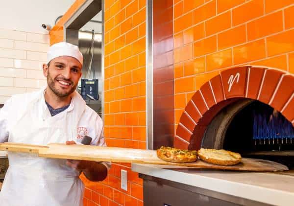 בורקס וסמבוסק בניחוחות של בית: המאפיה הכשרה שכבשה את סן פרנסיסקו עם הטאבון הישראלי המוכר והאהוב 